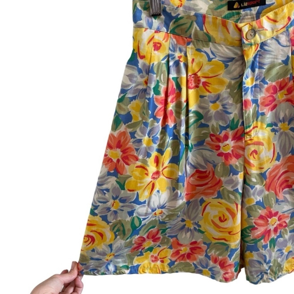 Vintage Floral Bermuda Shorts - Picture 7 of 12